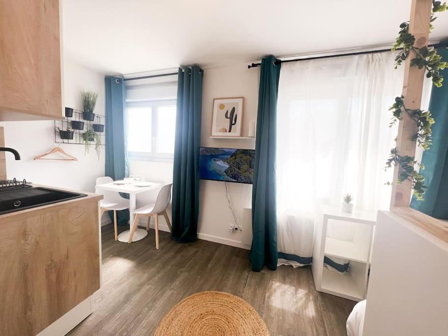 Suite Le Studio Litchi Baigne De Lumieres & Proche Des Plages Saint-Nazaire  Exteriör bild