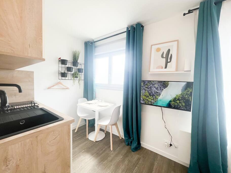 Suite Le Studio Litchi Baigne De Lumieres & Proche Des Plages Saint-Nazaire  Exteriör bild